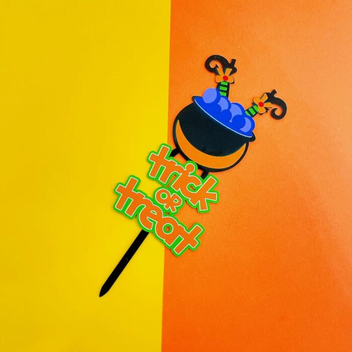Trick or Treat Cake Card Decor
